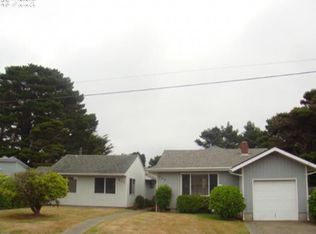685 Harrison Ave SW, Bandon, OR 97411
