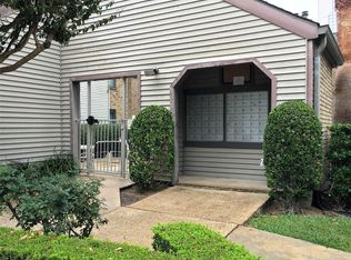 2025 Augusta Dr APT 804, Houston, TX 77057