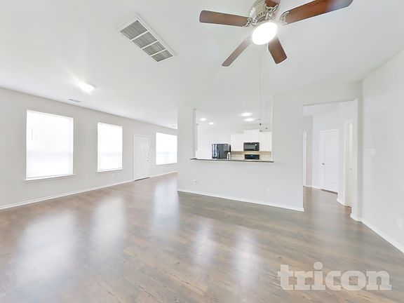 3rd image of 1411 Seagler Pond Ln