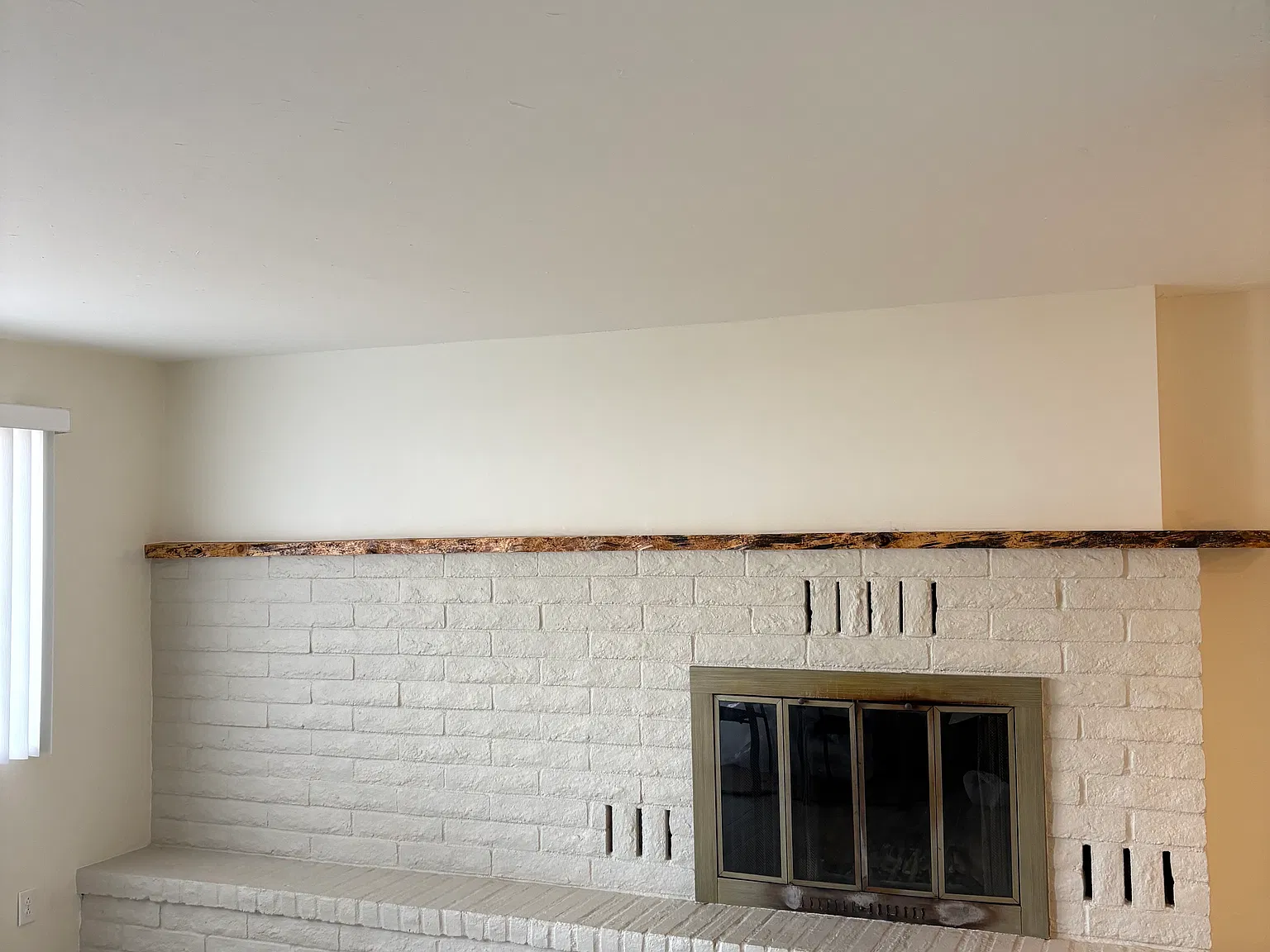 190 Sugarloaf St — Photo 2