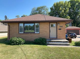 4554 Douglas Ave, Des Moines, IA 50310