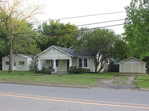 3rd image of 200 N Banks St