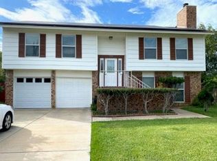 522 Royal Valley Rd, Grand Prairie, TX 75052