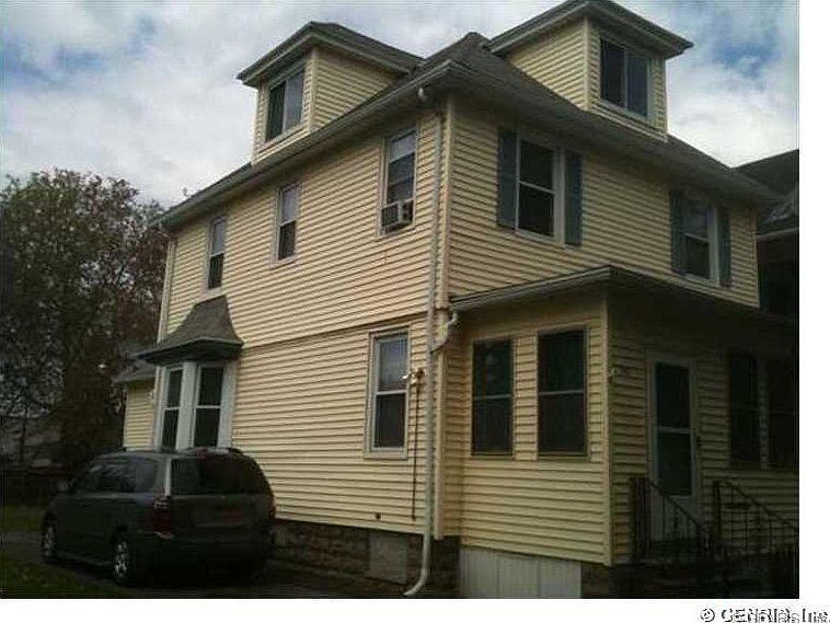 2nd image of 198 Fernwood Ave