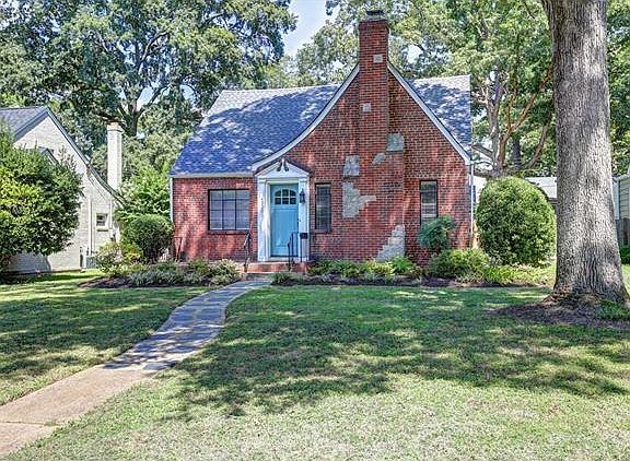 2nd image of 4920 Bromley Ln