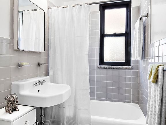 5th image of 2 Tudor City Pl APT 9GN