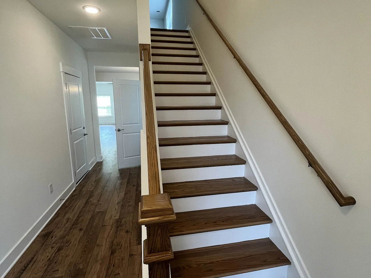 3 bed, 2.5 bath, 2012 sqft, $3,625 — Photo 3