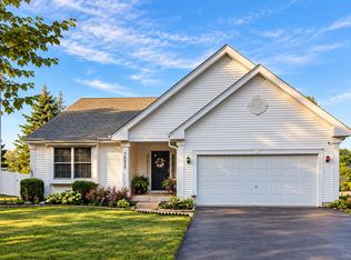 7055 Nathan Ln, Carpentersville, IL 60110