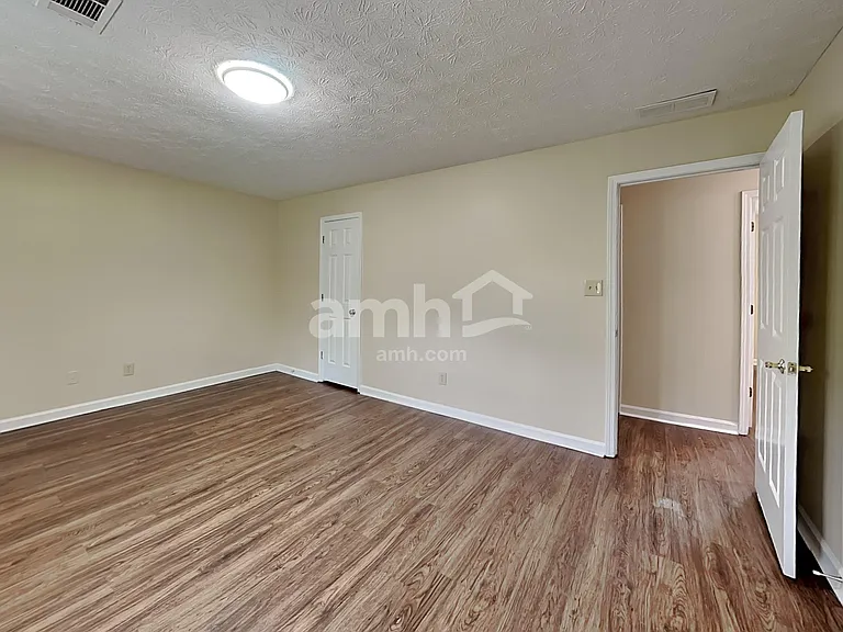 2835 Shane Dr — Photo 8