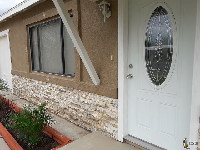 1st image of 545 Tangerine Dr