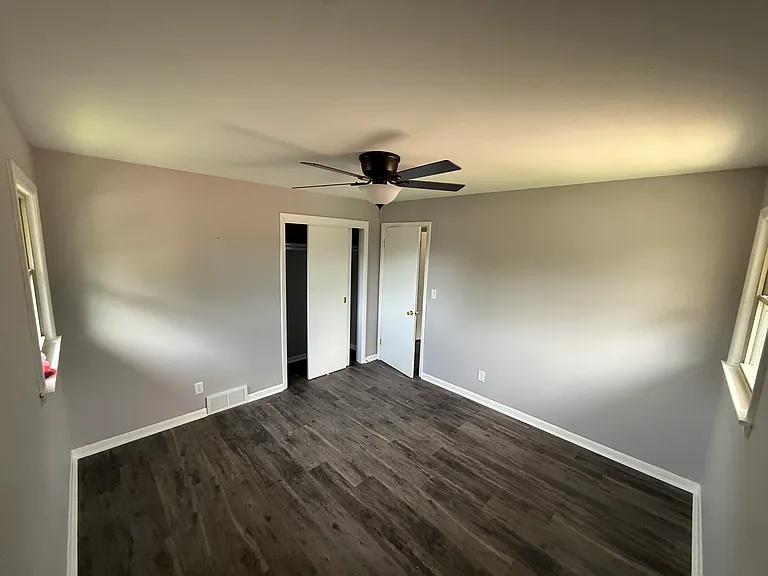 2806 E Bottsford Ave — Photo 8