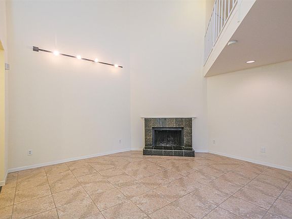5th image of 9809 Richmond Ave Unit H16