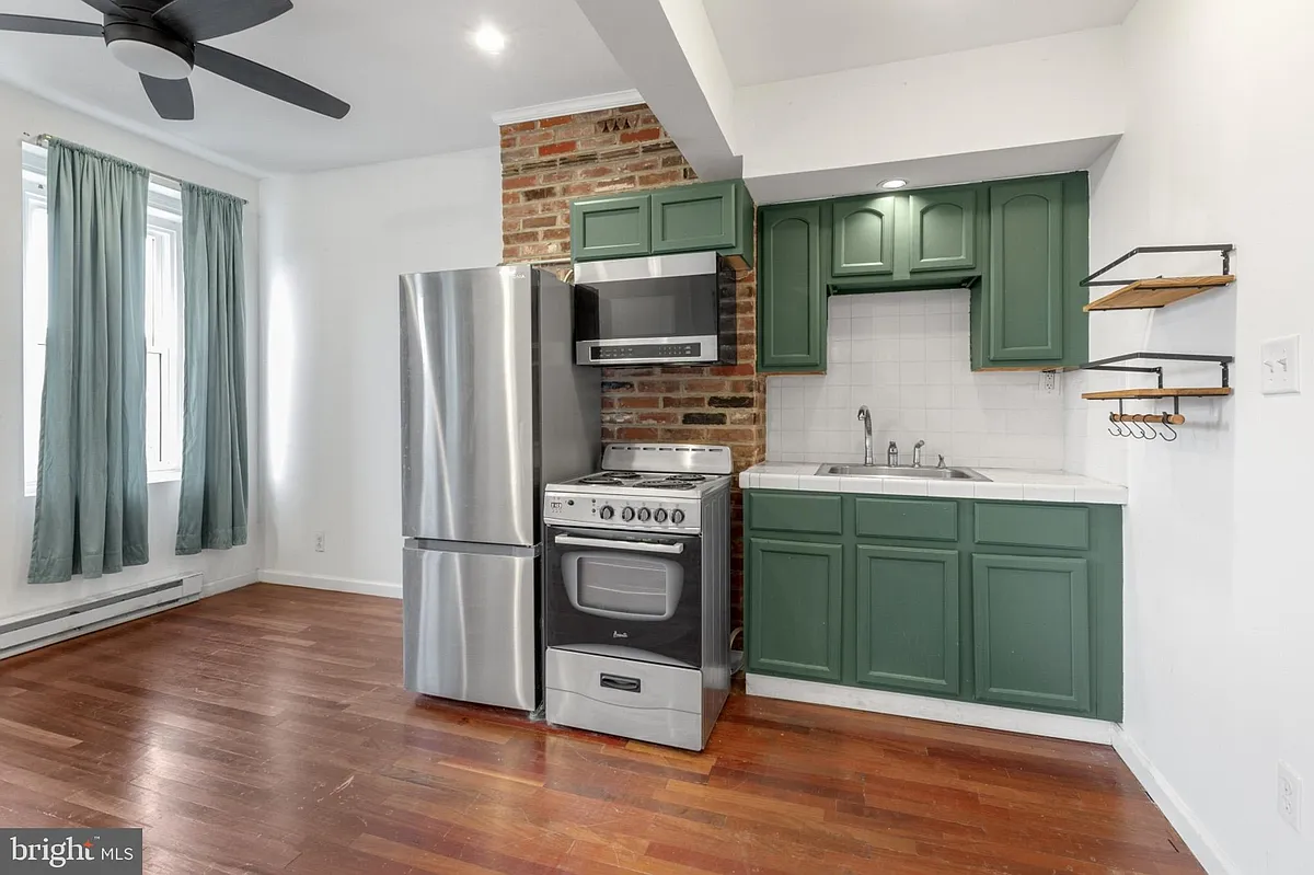 Building Photo - 618 N 40th St #4