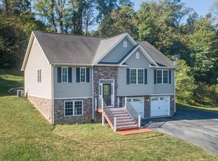3857 Read Mountain Rd, Cloverdale, VA 24077