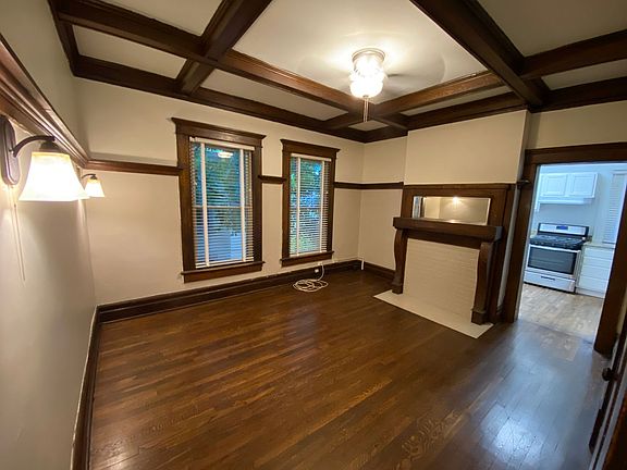 3rd image of 182 W 1st Ave #186