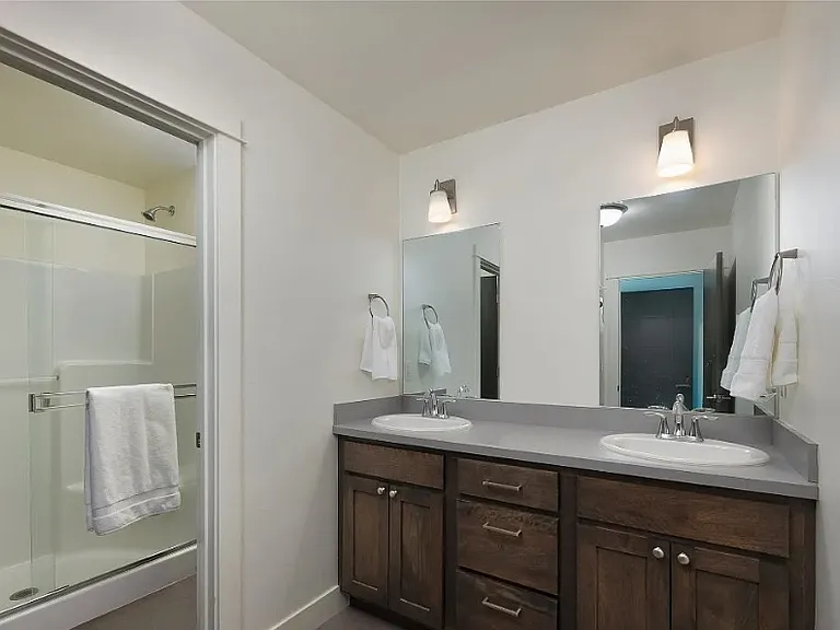 415 W Ridge Rd — Photo 5
