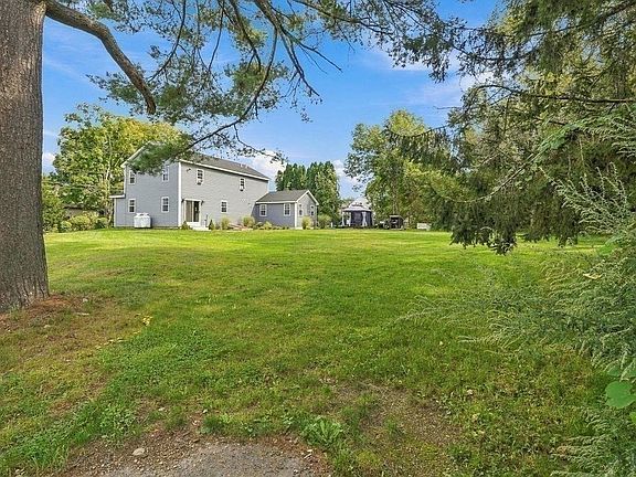 3rd image of 28 Ash St