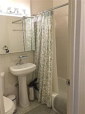 225 W 14th St #4A — Photo 6