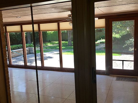 5th image of 5908 Meadow Crest Dr