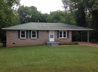109 E Pine St, Falkville, AL 35622