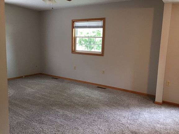 2nd image of 570 W Brady Ave
