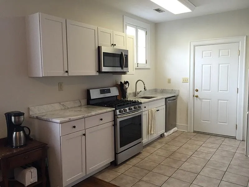 3 bed, 1450 sqft, $3,600 — Photo 3