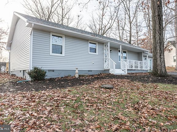 3rd image of 107 Raven Ct