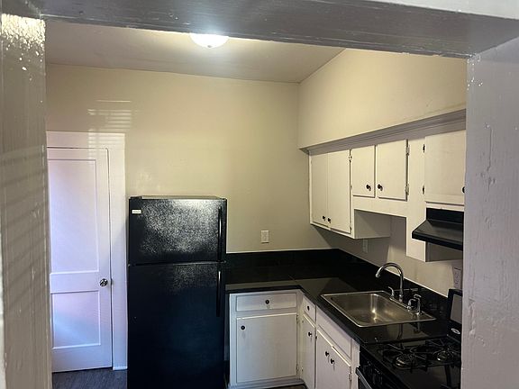 4th image of 258 Walker St