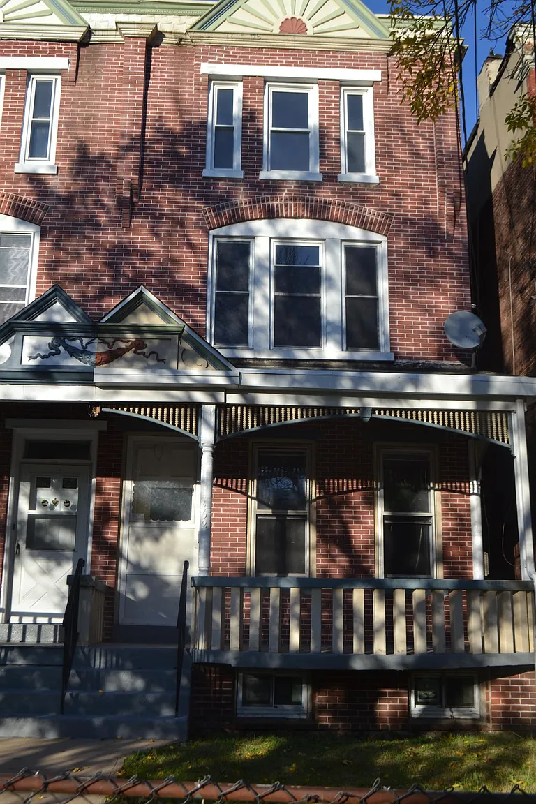 262 Bellevue Ave photo 1
