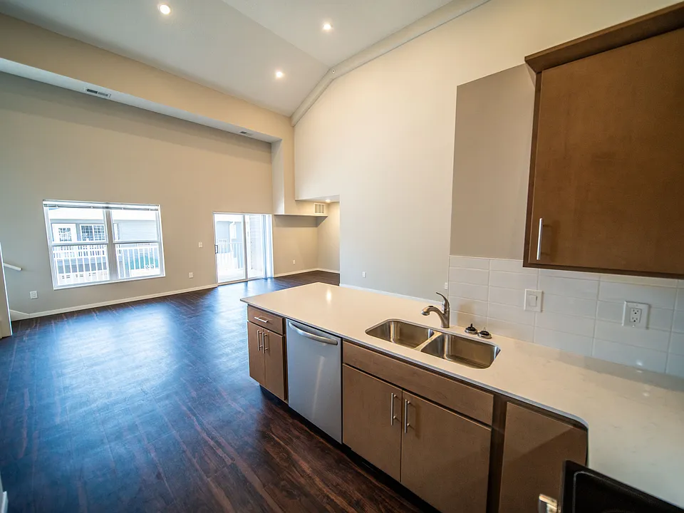 2021 29th Pl NW