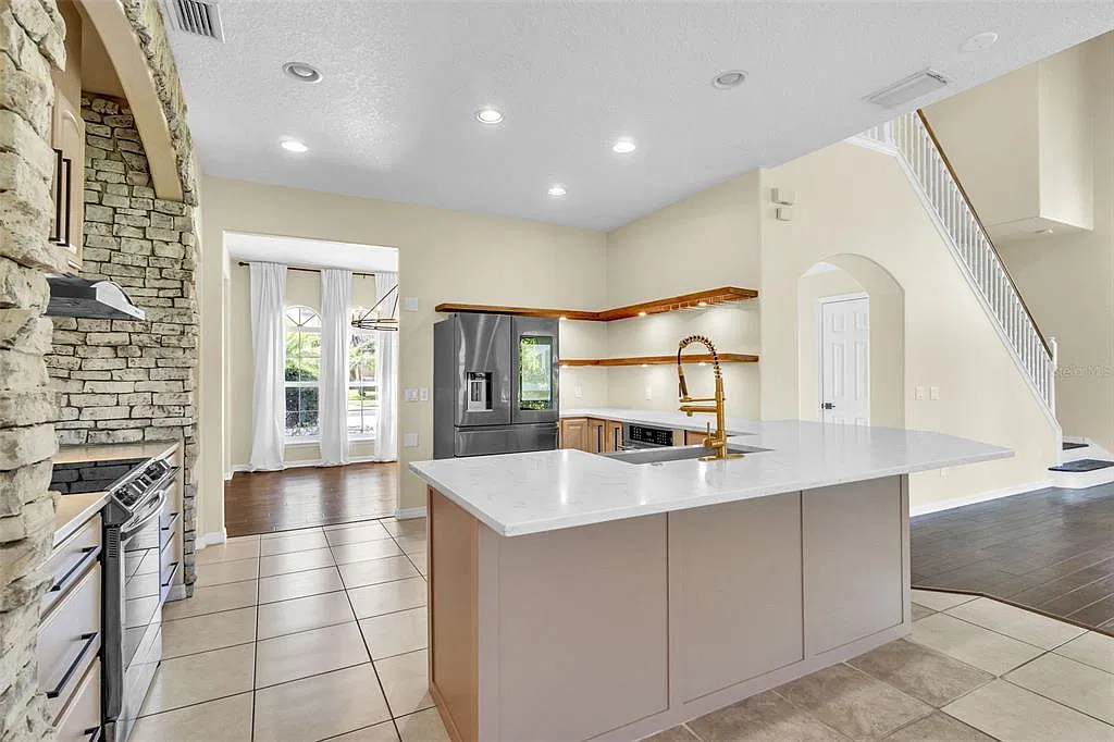 5 bed, 4.0 bath, 3091 sqft, $4,400 — Photo 3