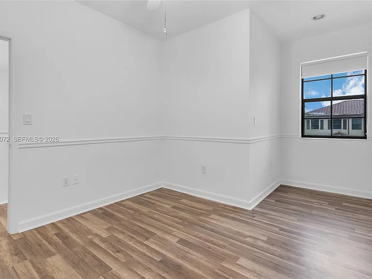 3202 SE 6th St #3202 — Photo 15