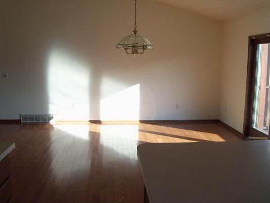 5th image of 2572 Winesap Dr NE