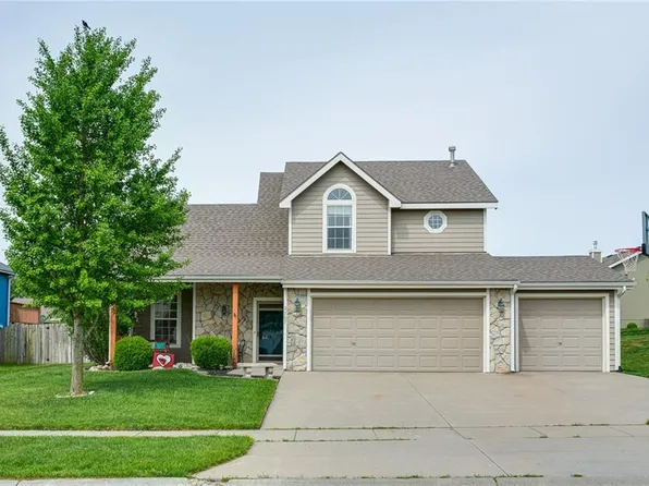 2707 Montrose Cir, Eudora, KS 66025