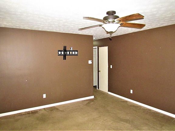 5th image of 1135 Morris Ave