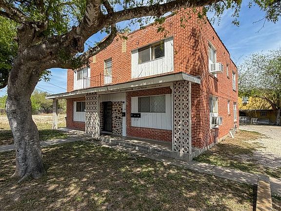 2nd image of 704 N Washington St #3