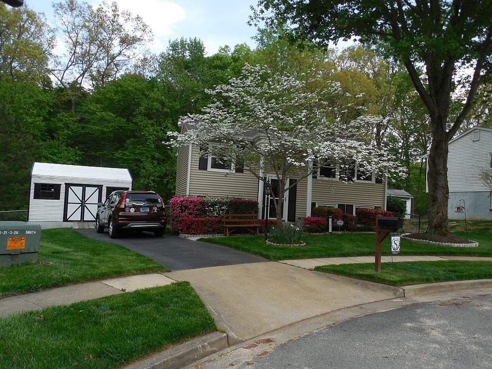 2nd image of 13823 Londonderry Ct