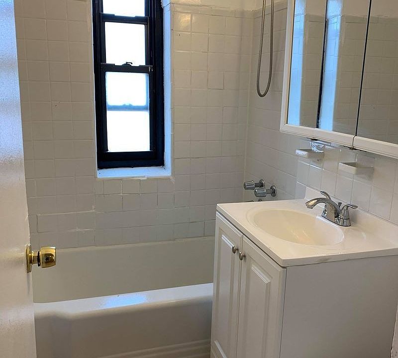 2nd image of 289 Bay 17 St #2C