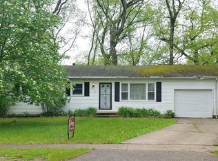 2406 Oakcreek Ave, Kalamazoo, MI 49004