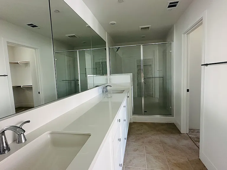 454 Lobata — Photo 13