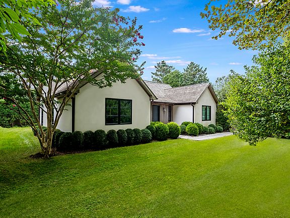 4th image of 65 Mill Hill Ln