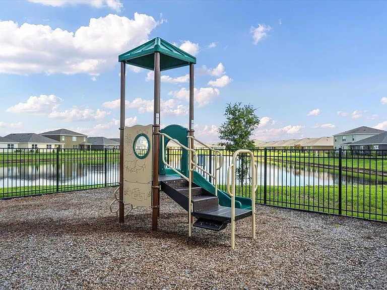 925 Dugan Cir SE — Photo 31