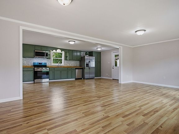 5th image of 8498 Crawley Hill Rd