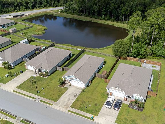 3rd image of 10211 Willow Leaf Dr