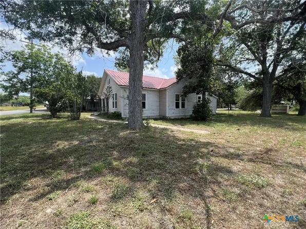 1601 N Madison Ave, Beeville, TX 78102