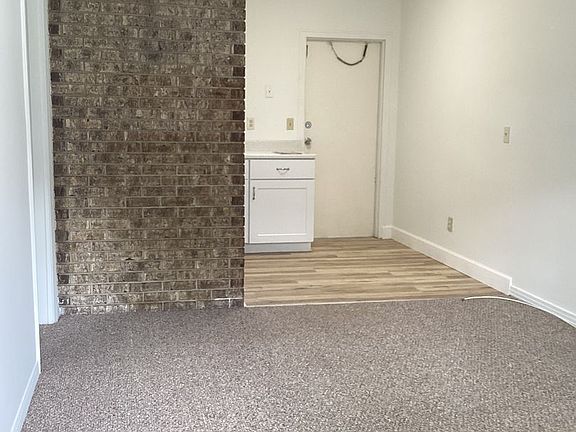 2nd image of 511 Hillcrest St APT 2