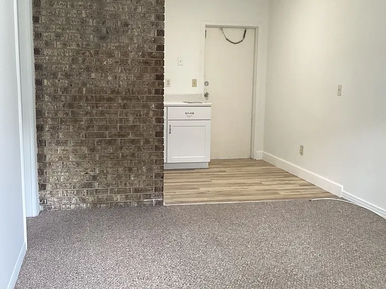 511 Hillcrest St #2 — Photo 2