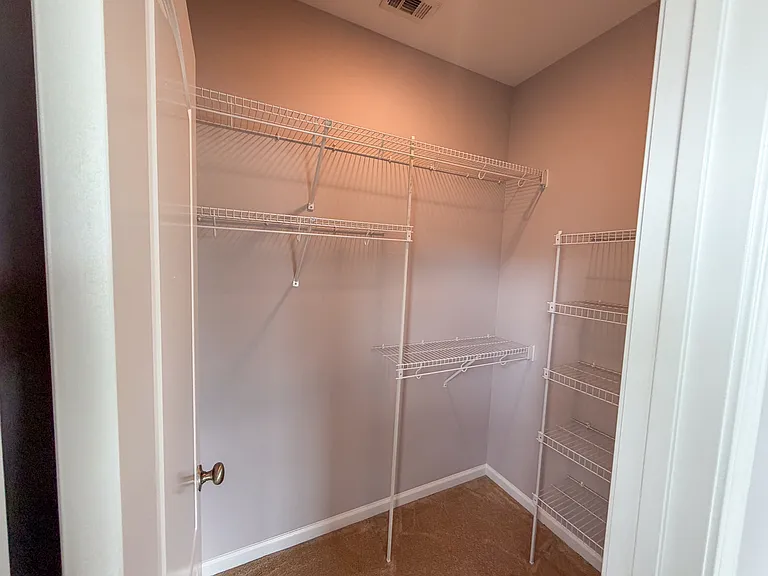 11 Red Robin Ct — Photo 3
