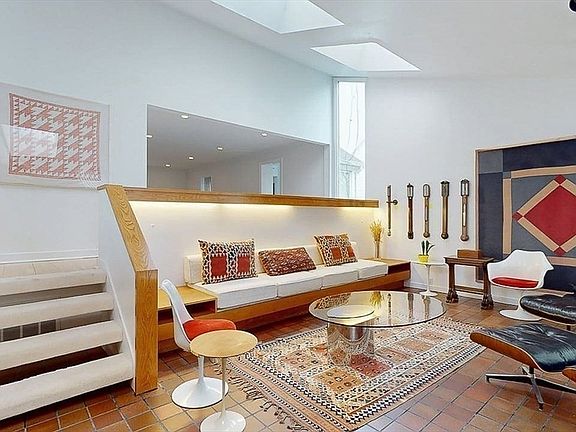 3rd image of 15 Dennison Rd