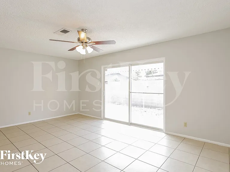 2552 Masters Cir — Photo 4